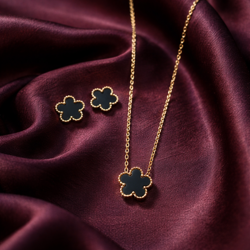 Noir Clover Elegance Set