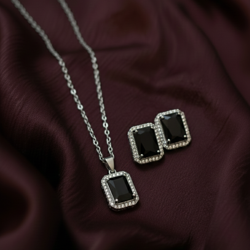 Crimson Halo Pendant & Stud Set