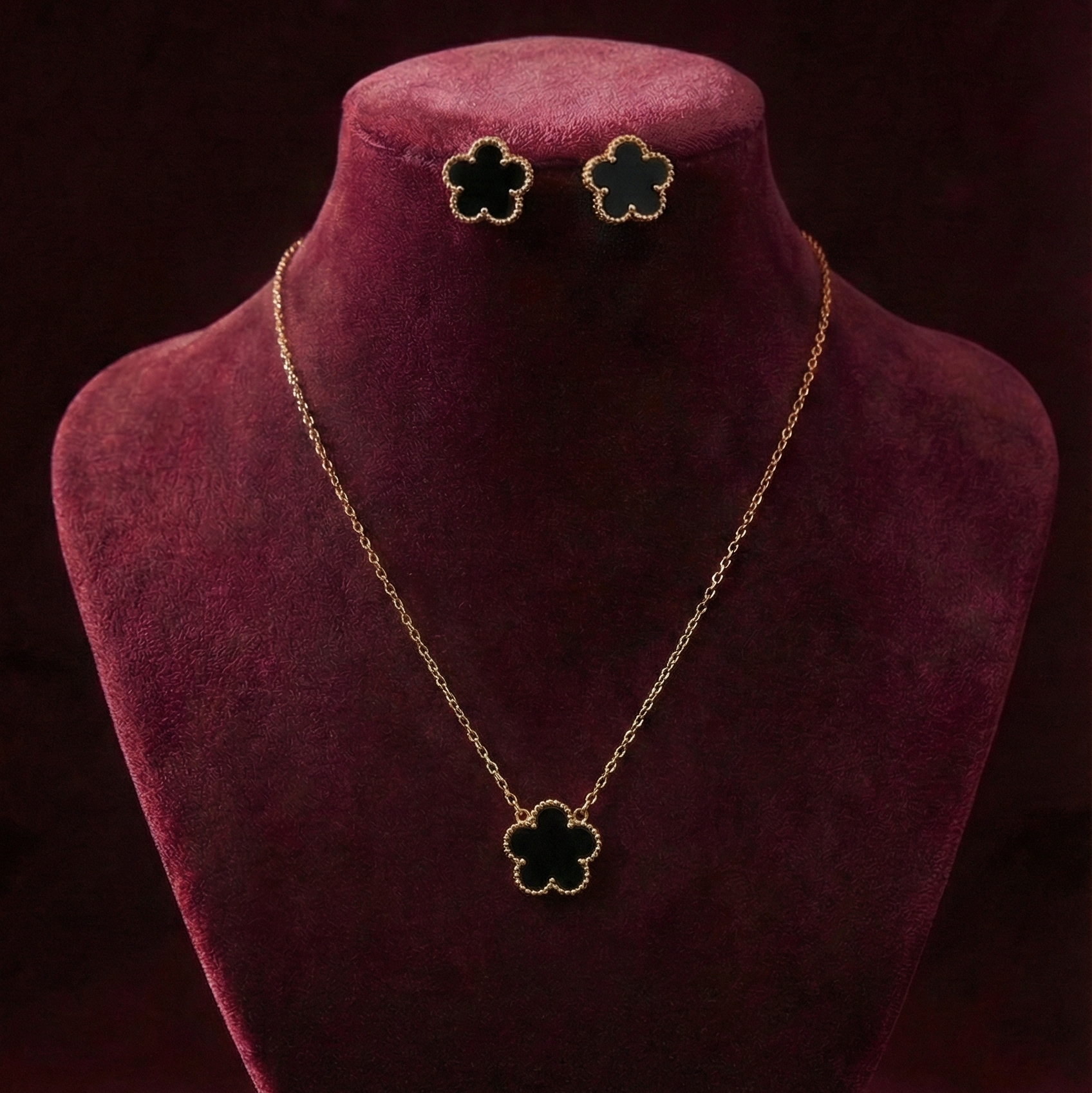 Noir Clover Elegance Set