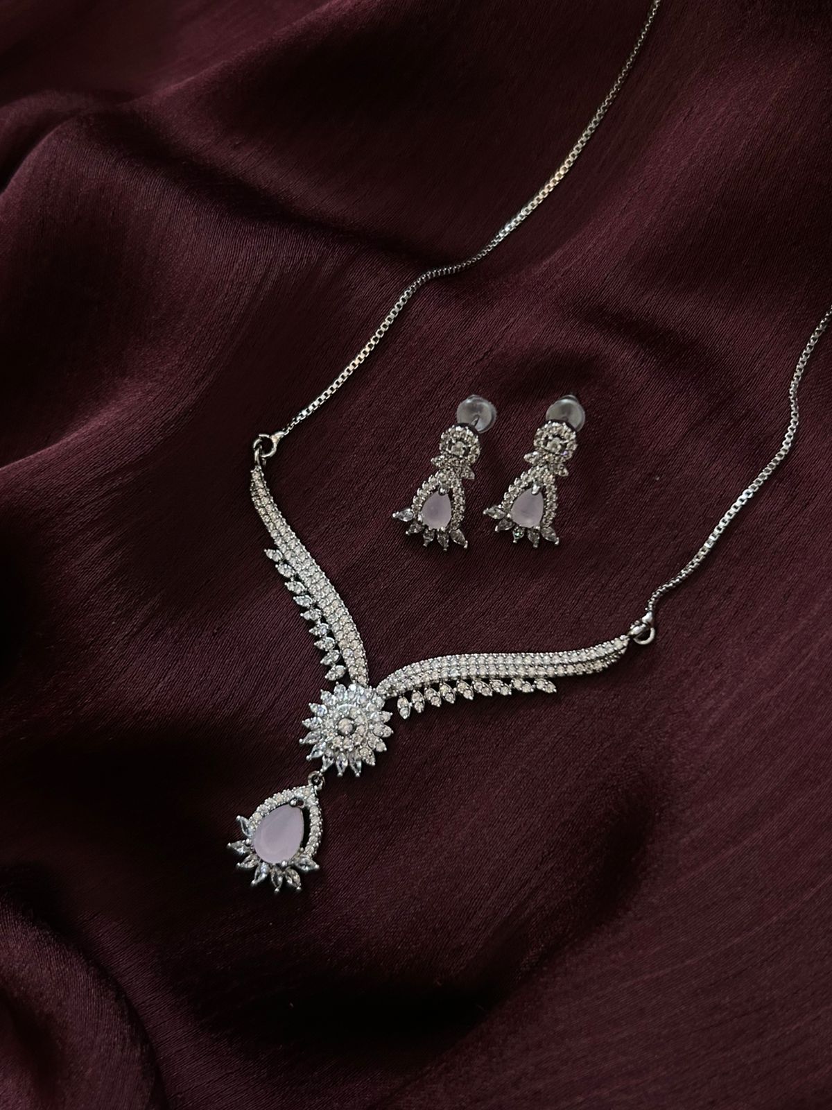 The Black Swan Crystal Necklace Set