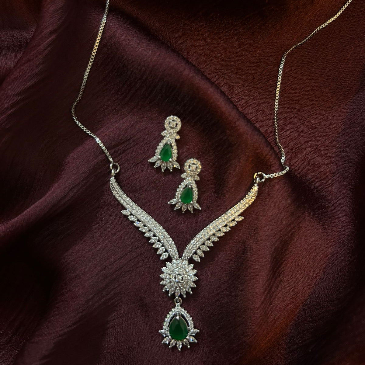 The Black Swan Crystal Necklace Set